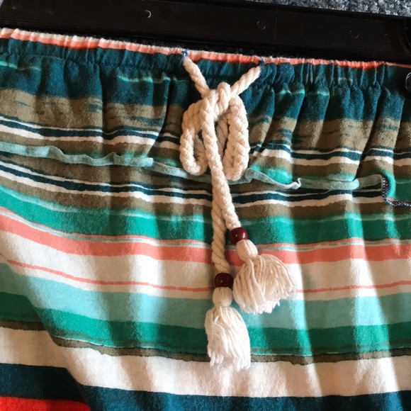 Crop top - Picture 2 of 4